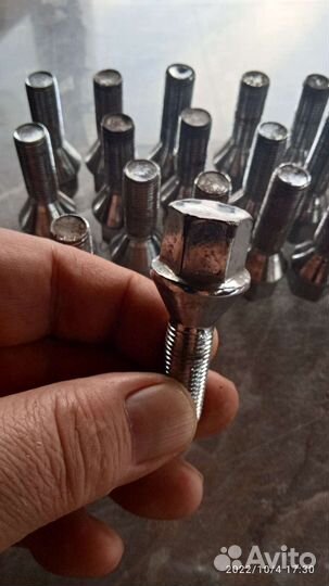 Колесные болты