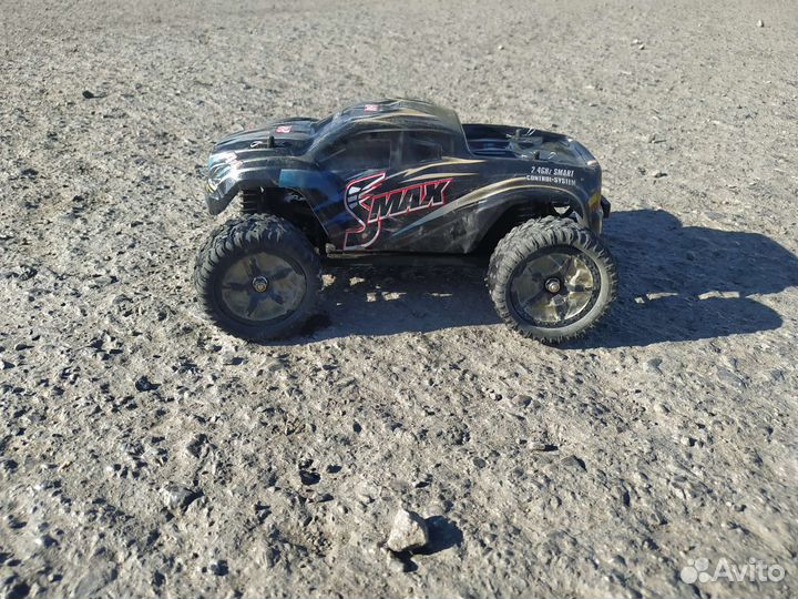 Машинка на радиоуправлении