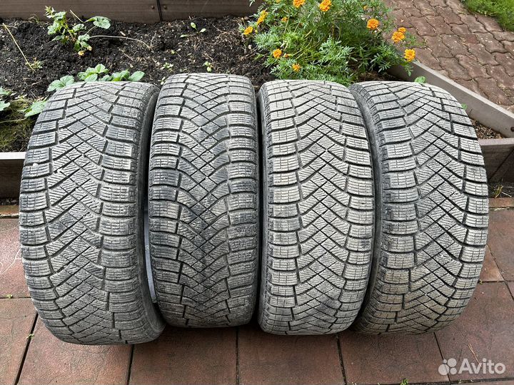 Pirelli Ice Zero FR 225/45 R19