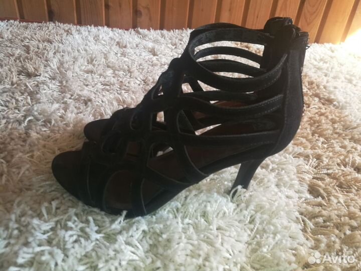 Босоножки женские