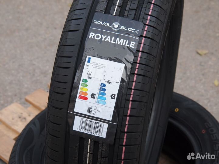 Royal Black Royal Mile 205/65 R16 95H