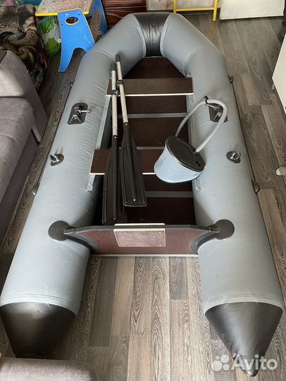 Лодка с мотором