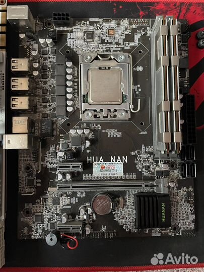 Материнская плата с процессором и памятью