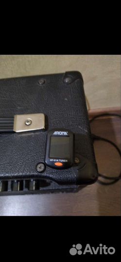 Электрогитара с усилителем