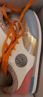 Кроссовки Guess женские