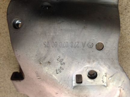 Кронштейн защитная панель Мерседес 278 A2780700025