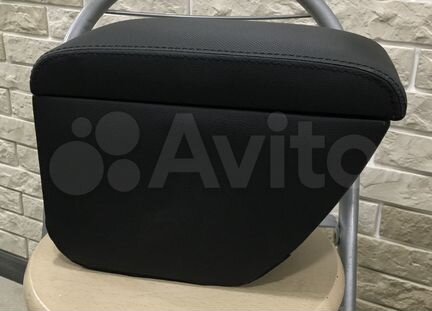 Подлокотник на Opel Astra H