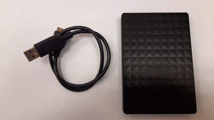 Внешний HDD 1TB (USB3.0) черный фактурный