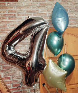 Шары. Цифра 4 и звёзды