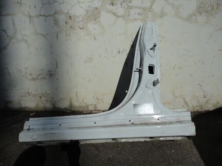 Средняя левая стойка Порше Панамера