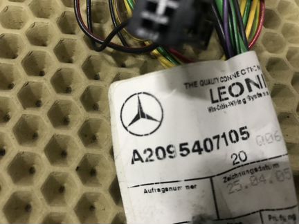Проводка двери левой Mercedes W209