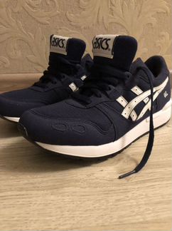 Кроссовки asics