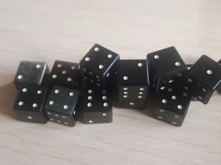 Игральные кубики из обсидиана черные