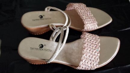 Женские босоножки новые удобные яркие