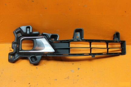 Окантовка птф передняя правая Toyota Land Cruiser