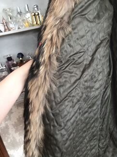 Стильная парка с отделкой из натурального меха