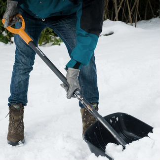 Уборка снега и помощь на участке
