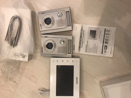 Новый монитор и 2 б/у вызывные панели.Отдам все