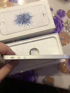 Телефон iPhone SE 32gb silver