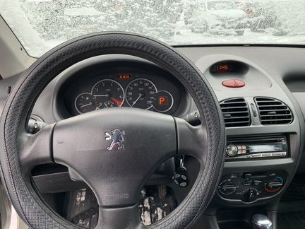 Peugeot 206 1.4 AT, 2006, 101 673 км