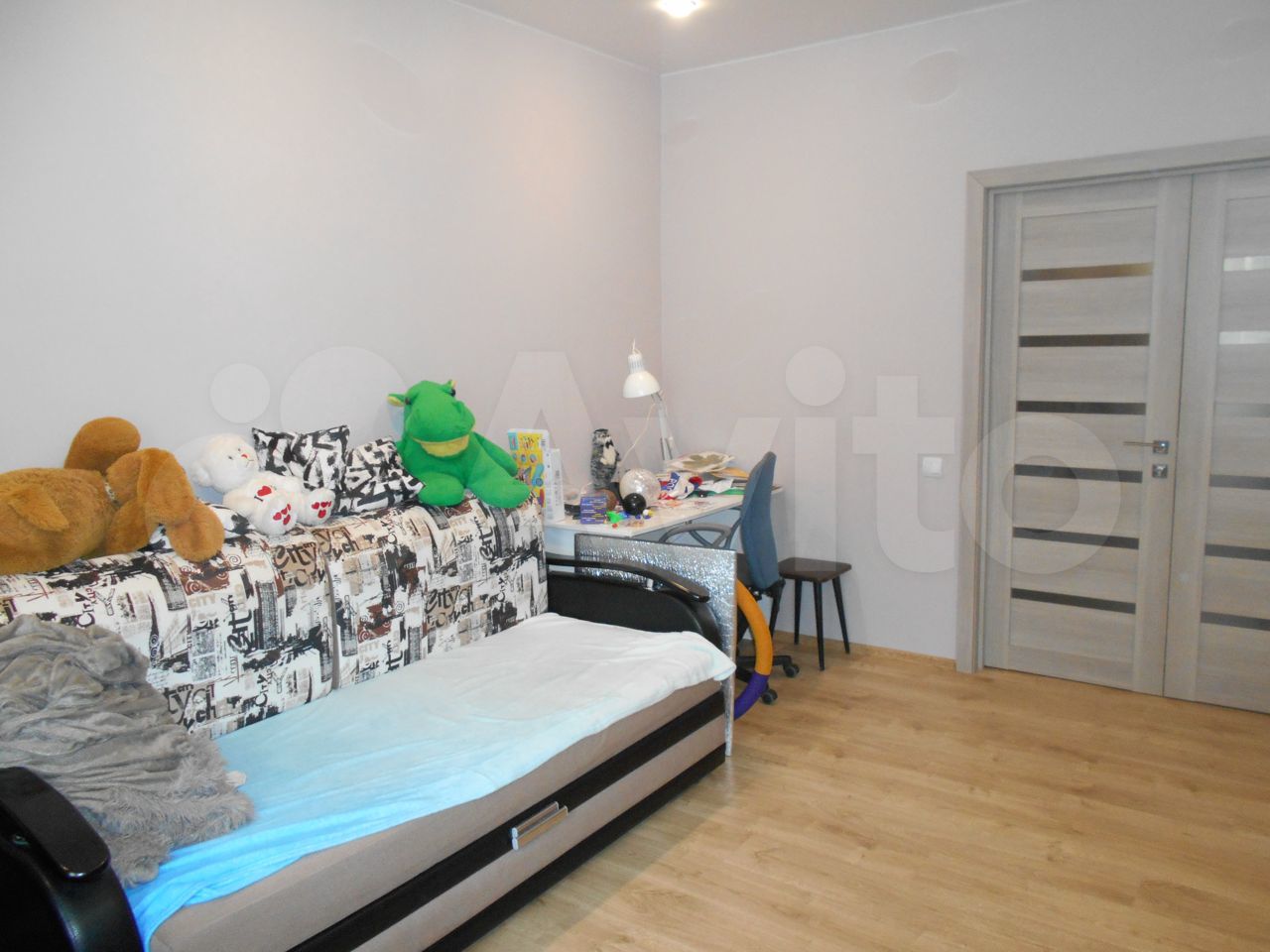  3-room apartment, 80 m2, 1/3 FL.  89962398843 buy 4