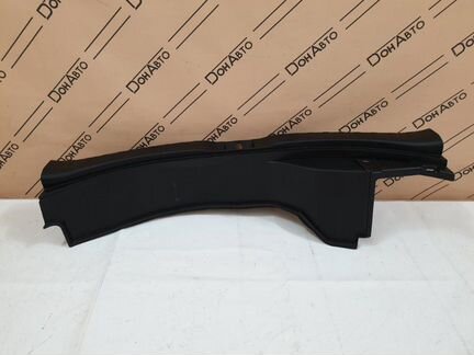 Накладка замка багажника задняя Toyota Rav4 40