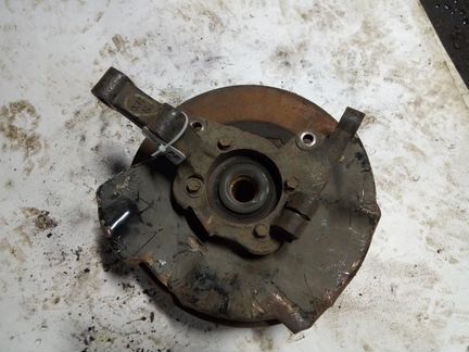 Кулак поворотный передний правый Kia Sorento 2 (20