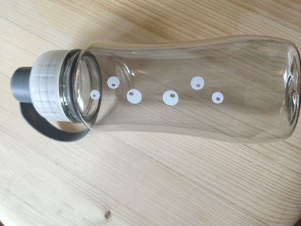 Пластиковая бутылка, производства Франция, 500 мл