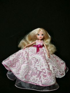 Кукла Мокси в нарядном платье