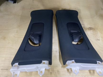 Обшивка средней стойки Lexus LS 2019-2020