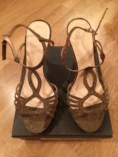 Босоножки бронзовые derimod