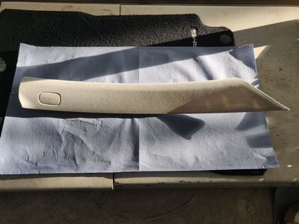 Накладка правой стойки салона на Мерседес W212