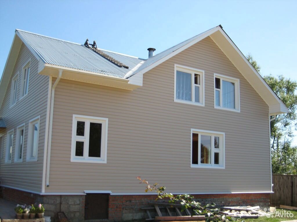 Дом из сайдинга крем брюле