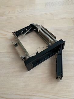 Cалазки для HDD 3.5 в отсек 5.25, SATA, чёрные