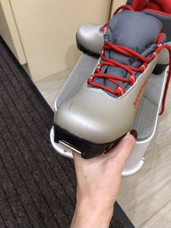 Лыжные ботинки