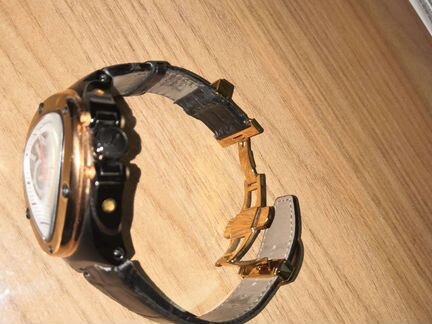 Часы Tonino lamborghini