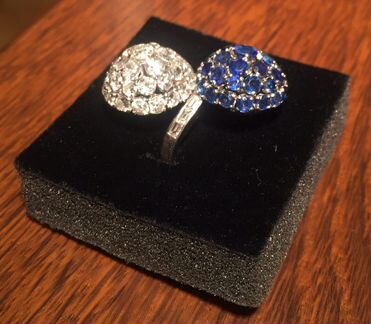 Кольцо с бриллиантами и сапфирами
