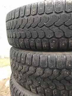 235 65 17 Yokohama Ice Guard F700Z три шины