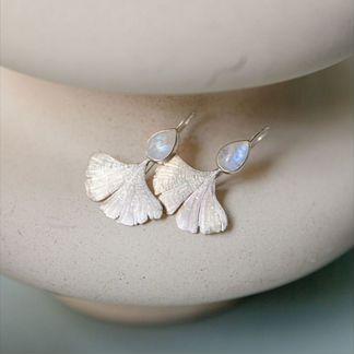 Серьги лунный камень