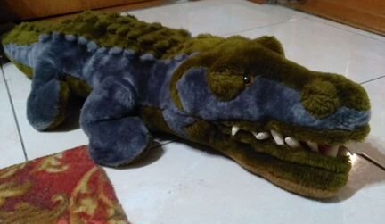 Крокодил плюшевый