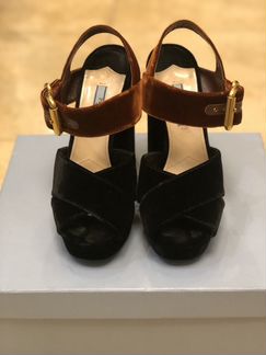 Замшевые босоножки в идеальном состоянии