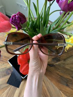 Солнечные очки Versace