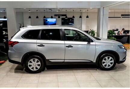 Mitsubishi Outlander 2.0 CVT, 2020