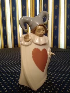 Фарфоровая статуэтка: NAO lladro Шут: Червовый Туз