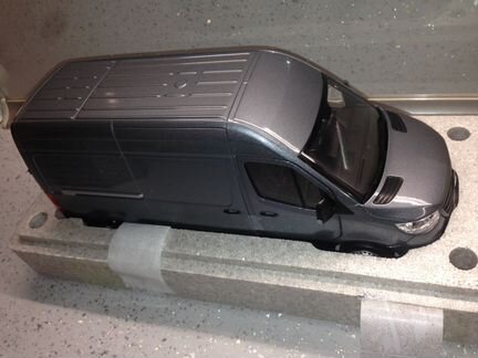 Mercedes-Benz Sprinter 1:18