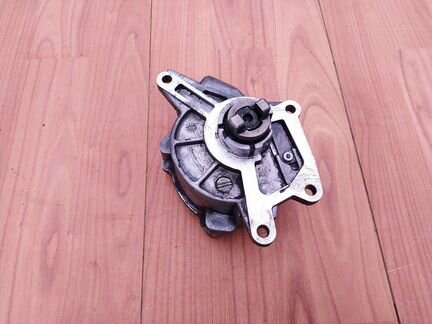 Вакуумный насос двигателя OM 642 Mercedes