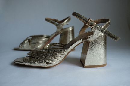 Босоножки Stradivarius