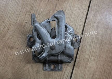 Замок капота Suzuki SX4 2006-2013г 8211079J10