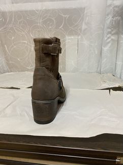 Новые Женские кожаные ботинки 36 размер