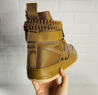 Кроссовки Nike